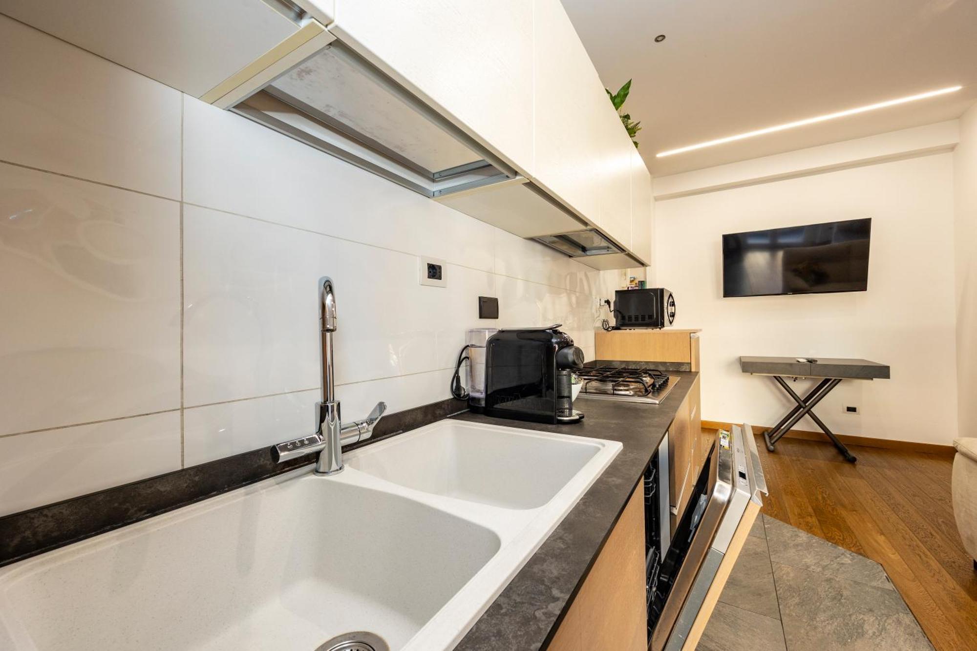 Stylish Apartment Rome Air Conditionig Wifi Tv 50 Metro 4 Minutes Away Exterior photo