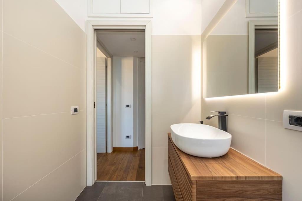Stylish Apartment Rome Air Conditionig Wifi Tv 50 Metro 4 Minutes Away Exterior photo